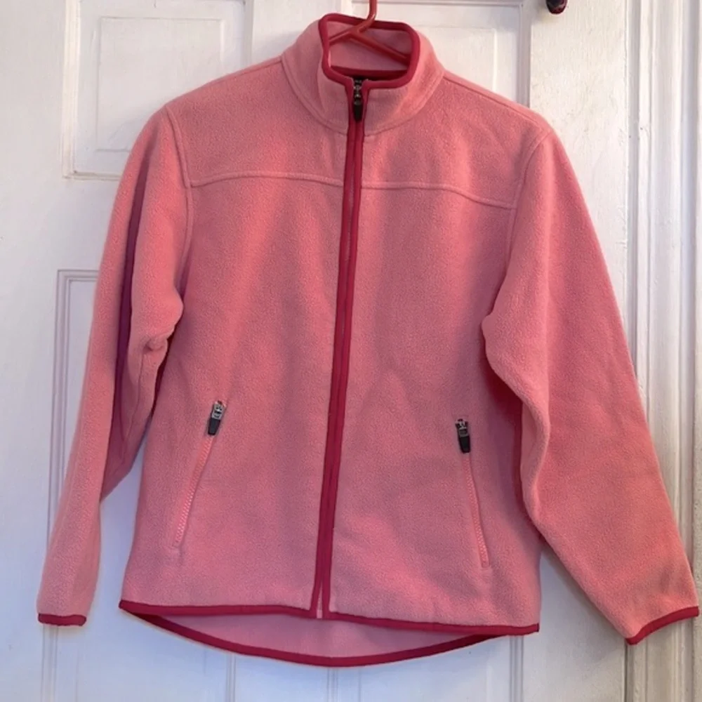 Land’s End girls pink fleece jacket is size medium 10-12
